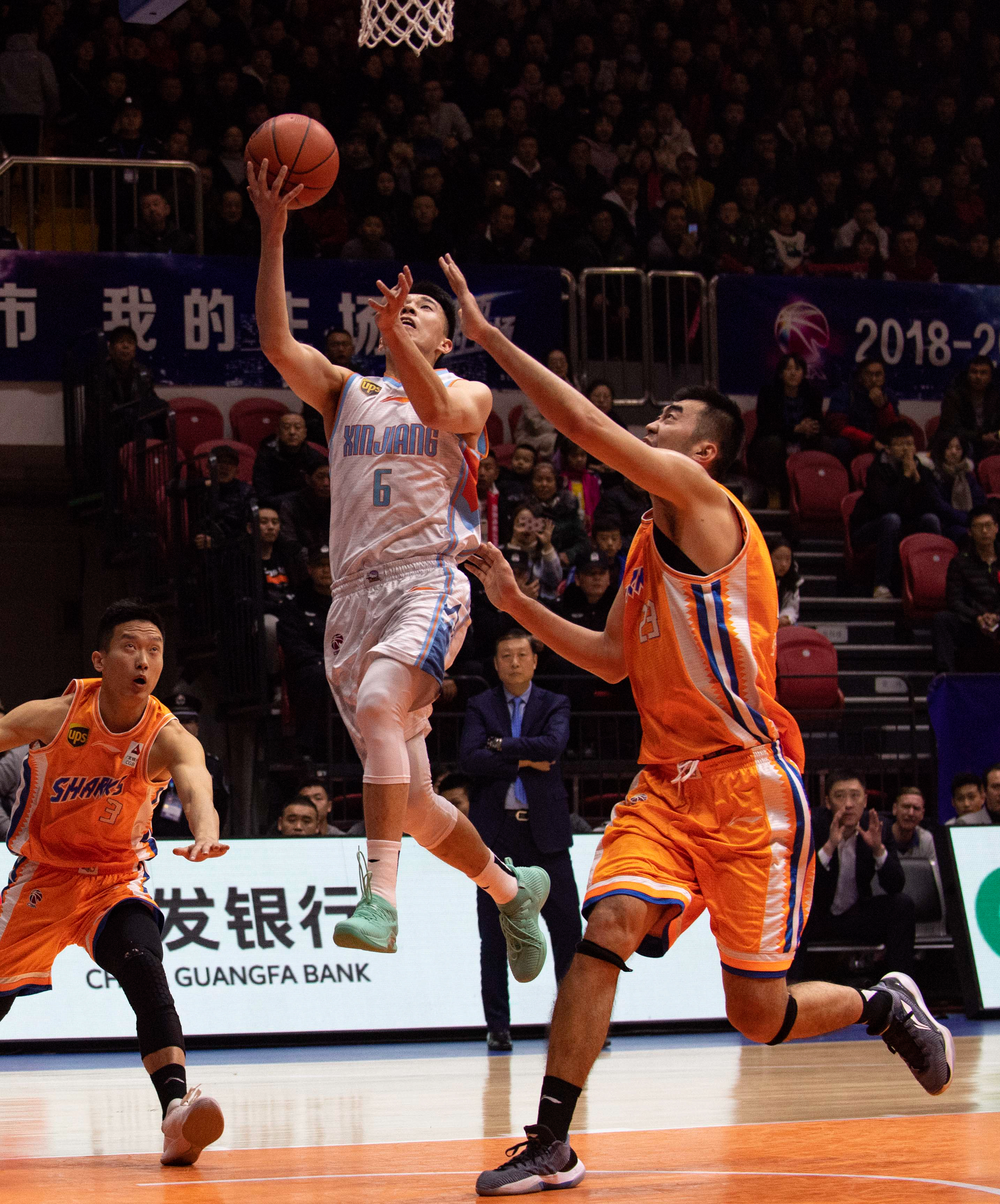 许多青年球 许多青年球